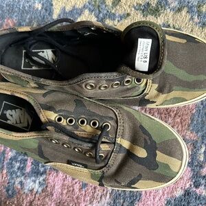 Vans Men's Green Camouflage Sneakers